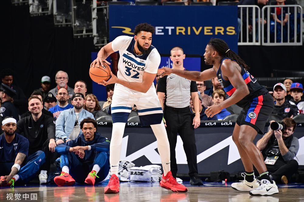 在首秀时出 在首秀时出