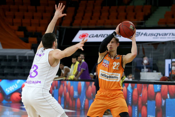 称他为本场 称他为本场